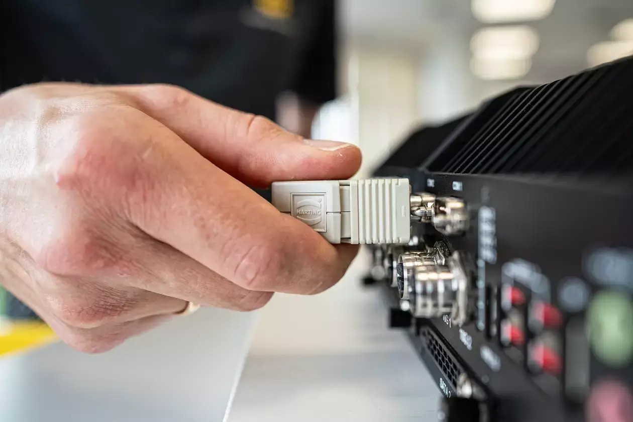 2. Attach PushPull hood and connect